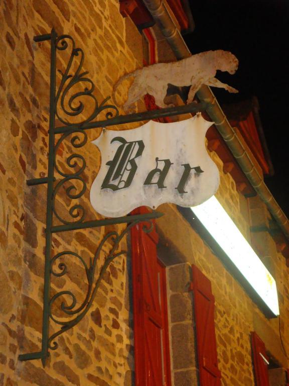 Châteauneuf-dʼIlle-et-Vilaine Auberge Du Chateau מראה חיצוני תמונה